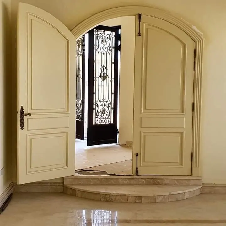 تشطيبات وحليات وإطارات خشبية
